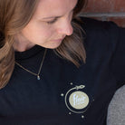 Flair Espresso Anywhere T from the front worn by a woman and showing the logo