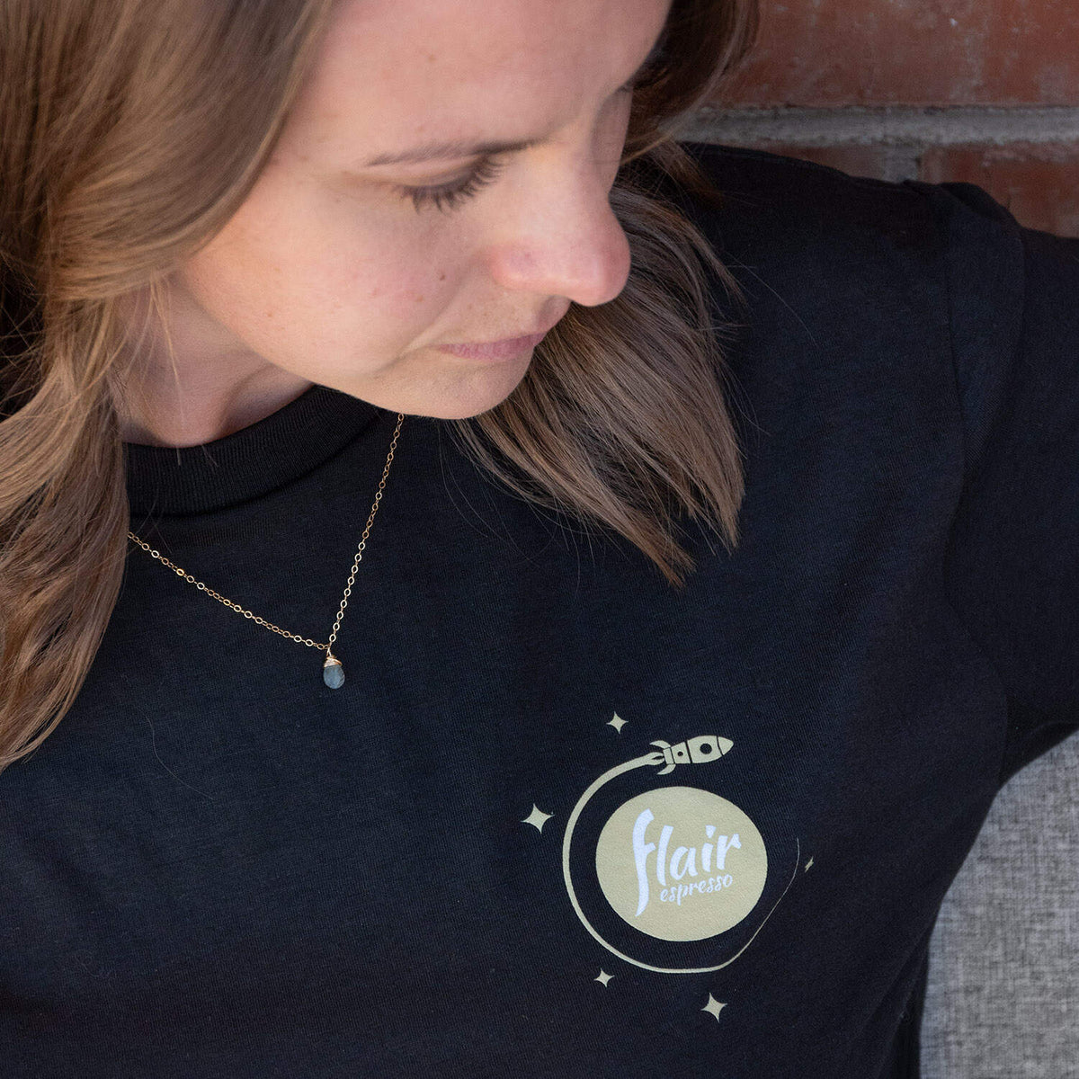 Flair Espresso Anywhere T from the front worn by a woman and showing the logo